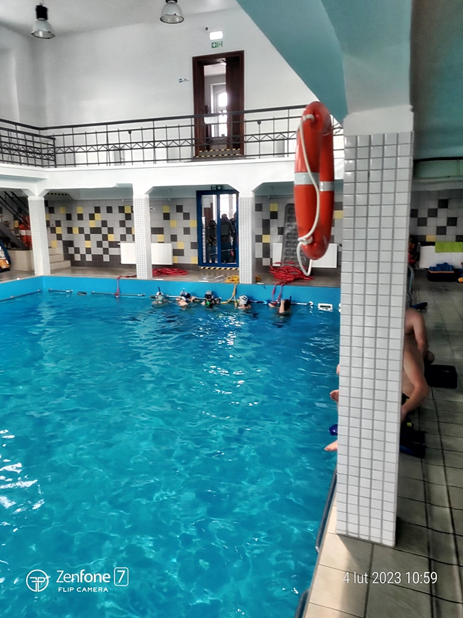 Hokej pod wodą Walenie Siemianowice Śląskie Trening 4 II 2023. Koniec Walenia czyli Amatorska Liga Hokeja Pod Wodą